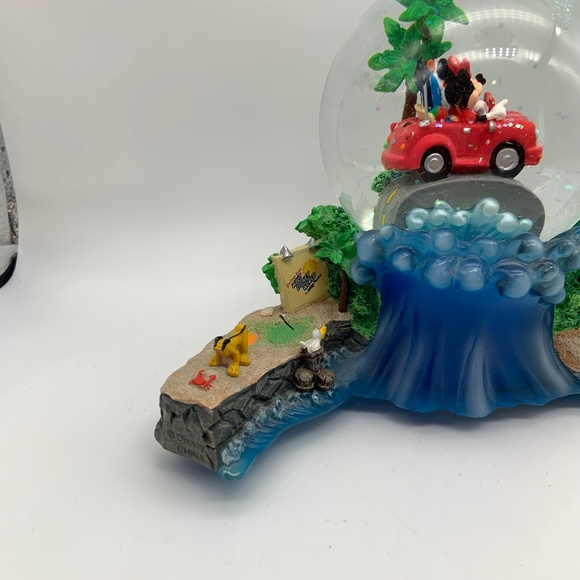 RARE Disney Mickey & Minnie 'Good Old Summertime' Musical Snowglobe' - Picture 5 of 17